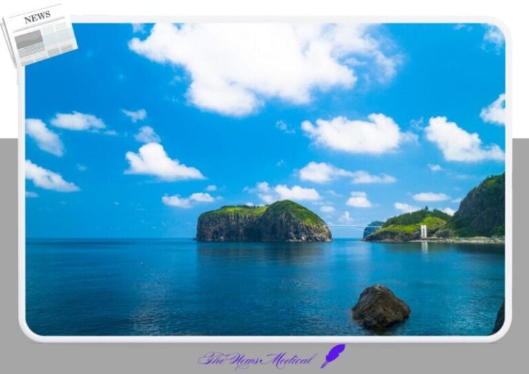 한국 울릉도 바다 푸른하늘 흰구름 아일랜드 관광 섬나라 연륙교