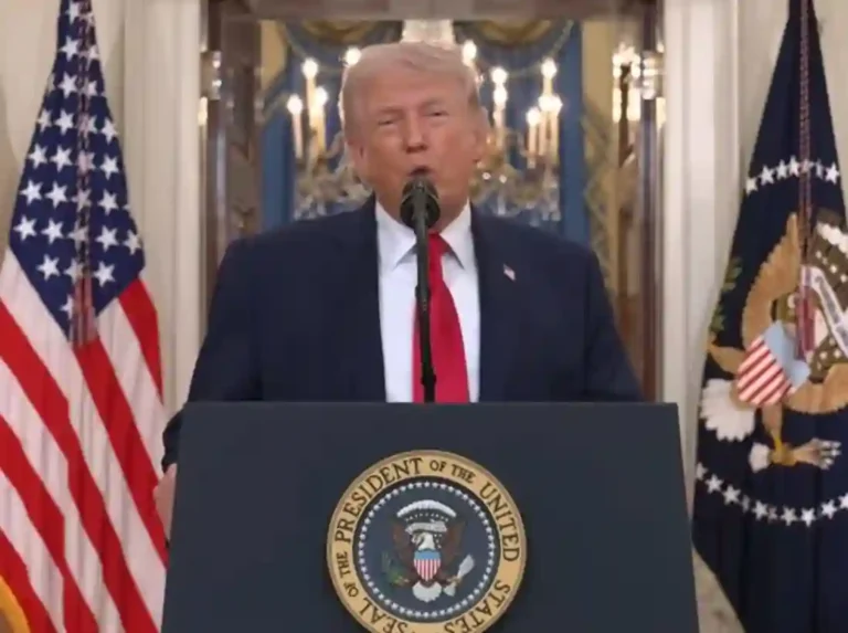 도널드 트럼프 대통령, 출처 유튜브[VOA 한국어,도널드 트럼프 대통령 대국민 담화]